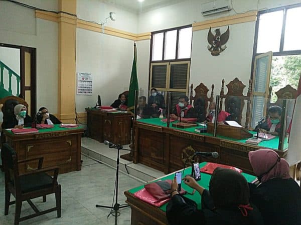 ingat_anak_istri_parbetor_menangis_divonis_mati
