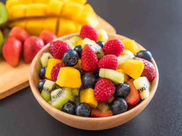 ingat_buah_buahan_harus_dimakan_tanpa_bahan_makanan_lain