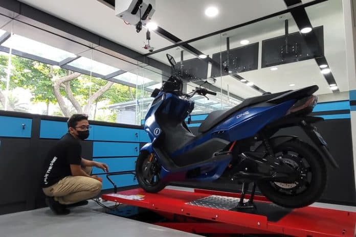 ingat_jangan_keseringan_mengisi_daya_baterai_motor_listrik_sampai_100_persen