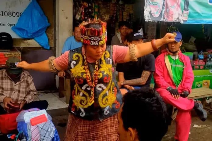 ini_penjelasan_pengamat_sosial_soal_membludaknya_pengobatan_ida_dayak