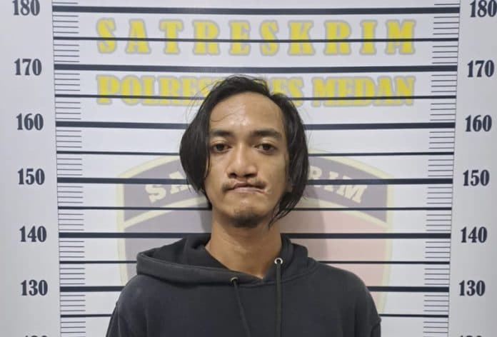 ini_tampang_pembunuh_siswi_smk_yang_mayatnya_dibuang_ke_dalam_sumur_tua_di_sunggal