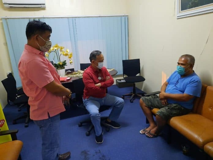 intel_kejatisu_dan_kejari_karo_tangkap_buronan_alkes