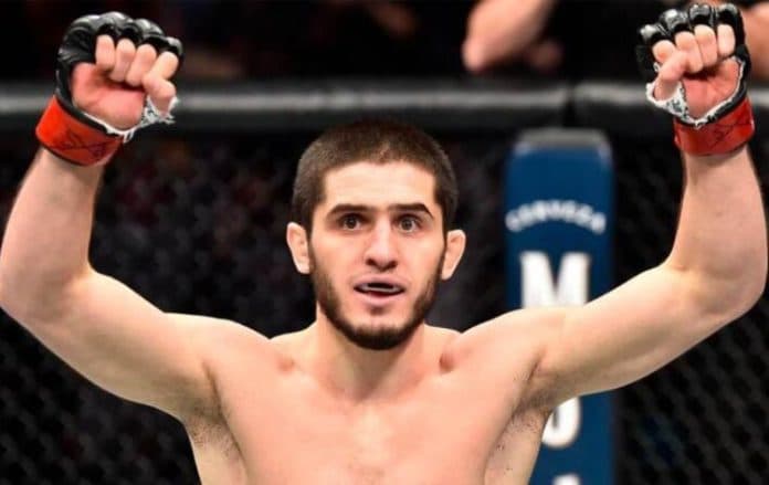 islam_makhachev_dan_dustin_poirier_bertarung_di_ufc_302
