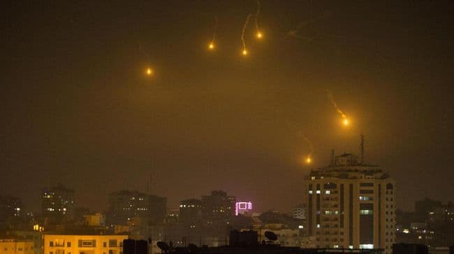 israel_kembali_gempur_gaza_jet_tempur_serang_kompleks_militer