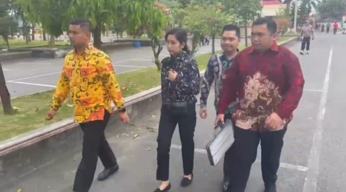 istri_bripka_as_jalani_pemeriksaan_di_polda_sumut