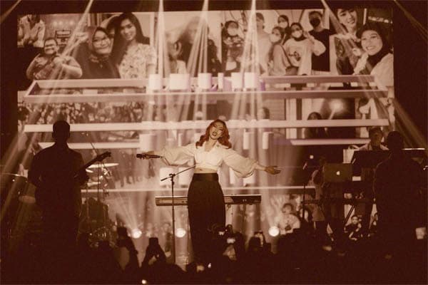 isyana_sarasvati_tutup_tur_perkenalan_album_di_medan