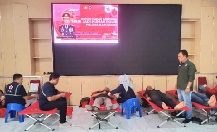 iwo_batu_bara_ikut_donor_darah_hari_jadi_ke_73_humas_polri