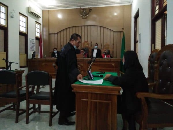 jadi_kurir_sabu_petani_dituntut_13_tahun_penjara