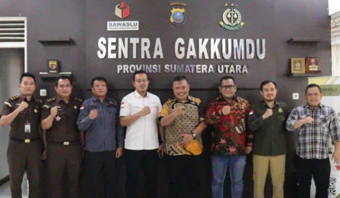 jaga_situasi_pilkada_2024_jamintel_kejagung_sambangi_kantor_bawaslu_sumut