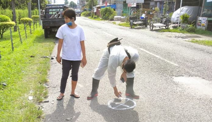 jalan_justin_sihombing_makan_korban_satu_keluarga_dilarikan_ke_rumah_sakit