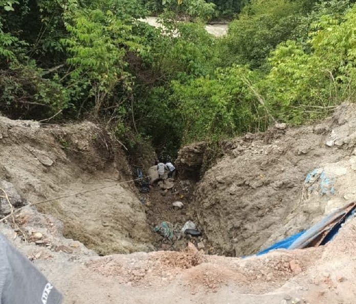 jalan_longsor_di_dairi_telan_korban_pengendara_septor_1_tewas_dan_1_kritis