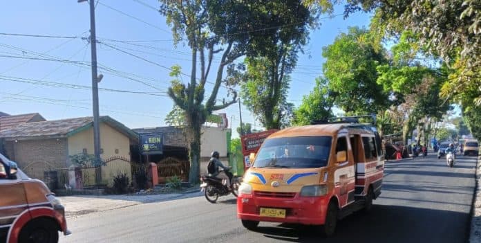 jalan_medan_di_siantar_martoba_diaspal_warga_harapkan_ini