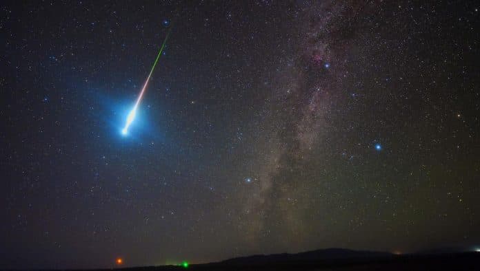 jangan_lupa_lihat_meteor_paling_indah_malam_ini