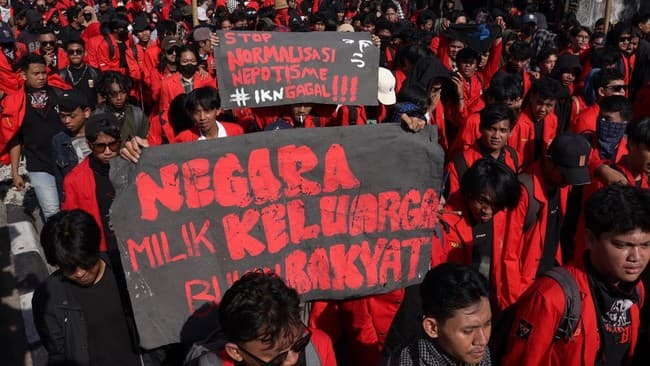 jelang_akhir_jabatan_presiden_bem_demo_suarakan_dosa_jokowi