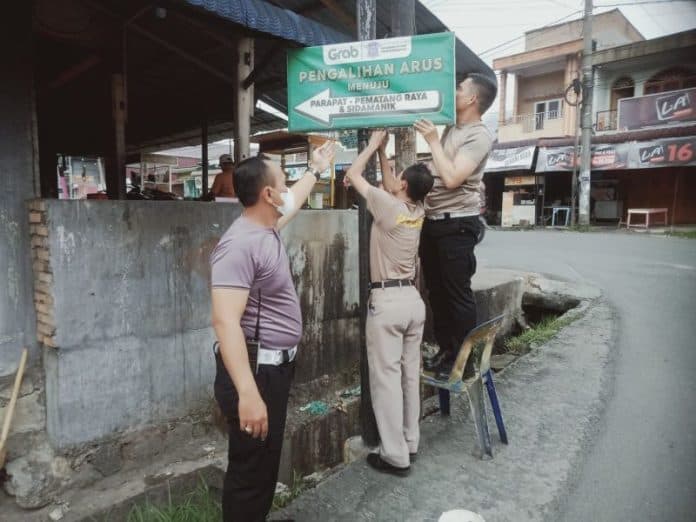 jelang_nataru_spanduk_informasi_jalan_alternatif_dipasang_di_siantar