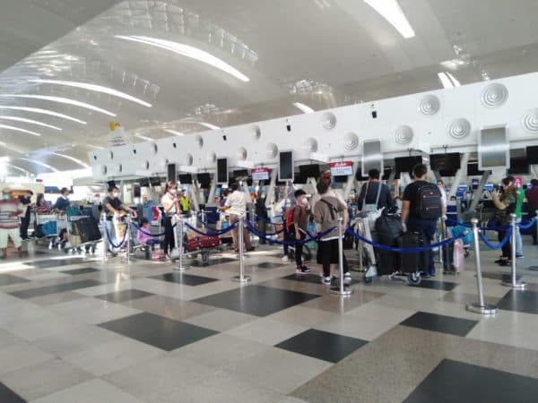 jelang_new_normal_jumlah_penumpang_pesawat_di_bandara_knia_capai_3836_orang_per_hari