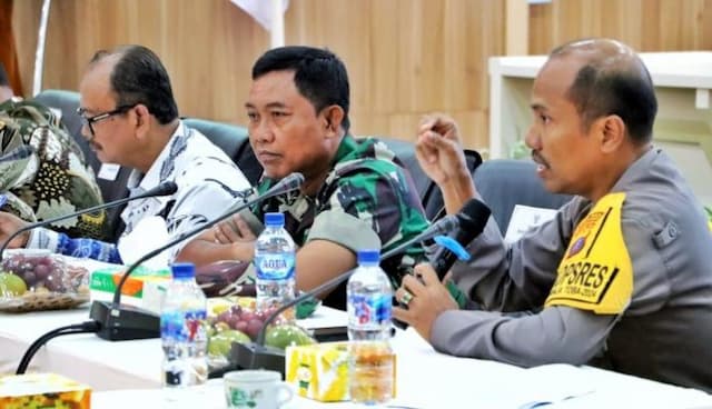 jelang_pencoblosan_forkopimda_simalungun_duduk_bersama_bahas_berbagai_hal