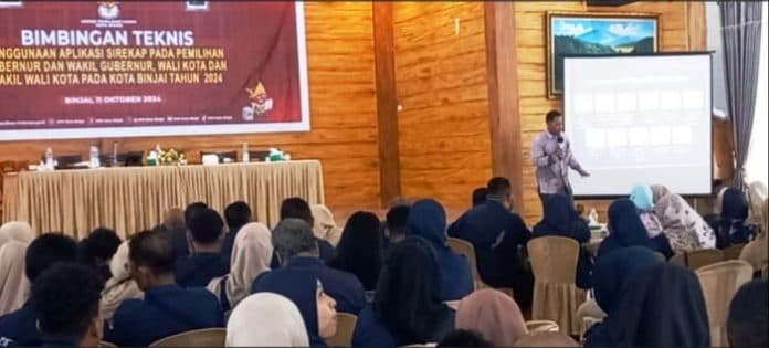 jelang_pilkada_ppk_dan_pps_se_kota_binjai_ikuti_bimtek_pengenalan_aplikasi_sirekap