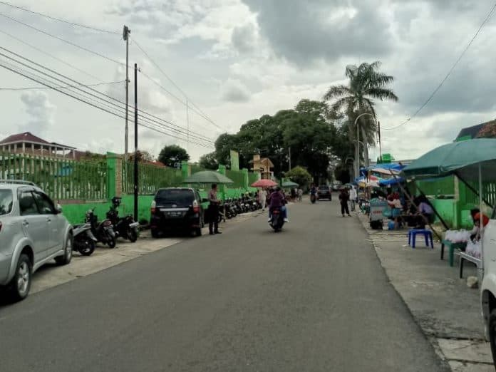 jelang_puasa_tpu_jalan_panei_mulai_ramai_didatangi_peziarah