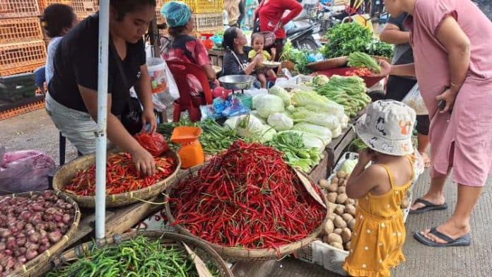 jelang_tahun_baru_harga_komoditas_pangan_di_pasar_kampung_lalang_naik_drastis