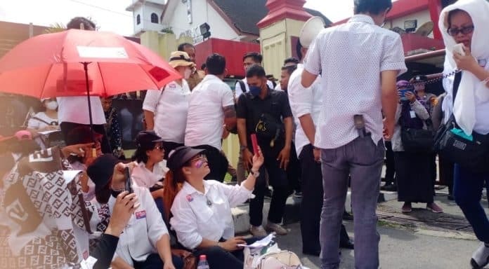 jemaat_gereja_hkbp_pabrik_tenun_geruduk_polda_sumut