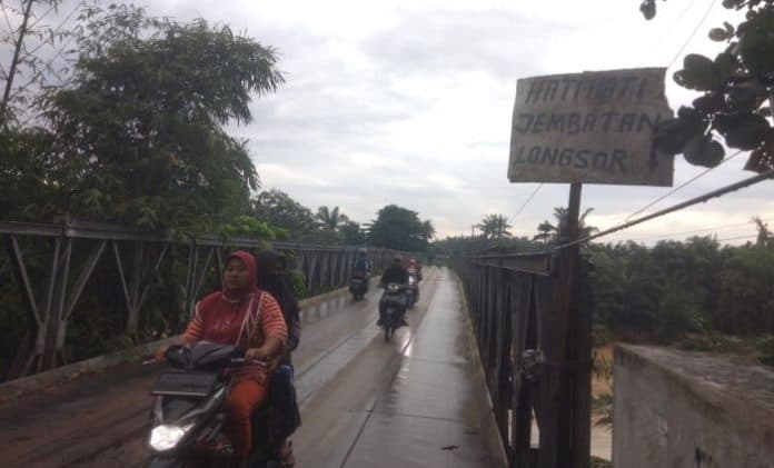 jembatan_bailey_di_kisaran_timur_rawan_longsor_pengendara_was_was
