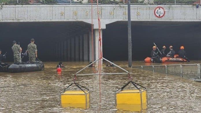 jenazah_terakhir_korban_banjir_yang_rendam_underpass_di_korsel_berhasil_dievakuasi