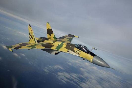jet_tempur_su_34_rusia_meluncurkan_rudal_jelajah_kh_59_di_ukraina