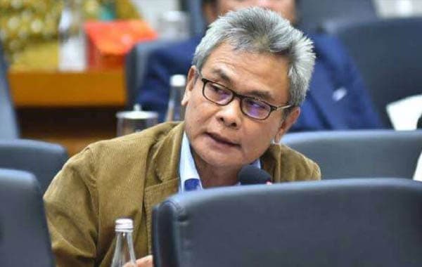 johan_budi_usul_jakarta_tak_pakai_status_khusus_jika_ibukota_pindah