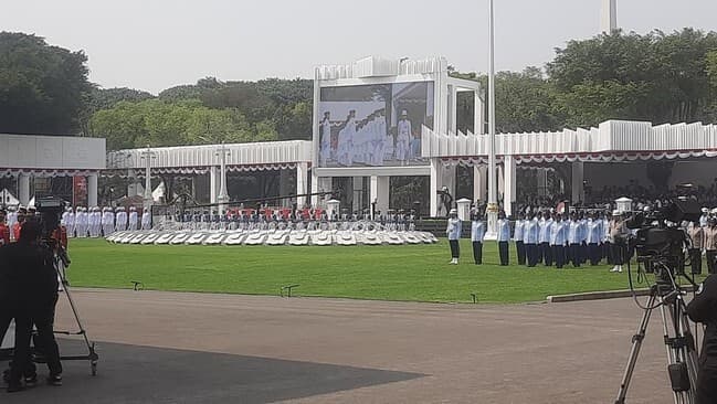 jokowi_dan_iriana_tinjau_persiapan_akhir_perayaan_hut_ri_ke_78