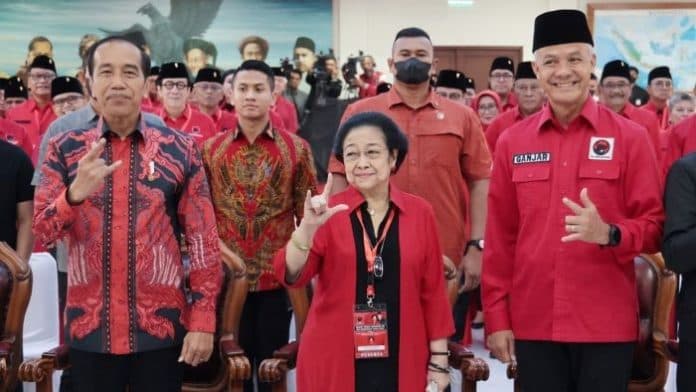 jokowi_diyakini_masih_punya_pengaruh_politik_usai_dipecat_pdip