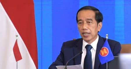 jokowi_ingatkan_kepala_daerah_agar_waspadai_kenaikan_covid_19
