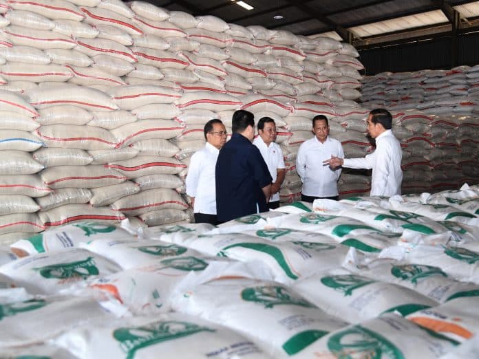 jokowi_mengaku_belum_bisa_menurunkan_harga_beras