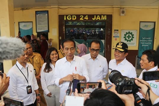 jokowi_tinjau_rsud_hassanudin_dorong_peningkatan_pelayanan_kesehatan