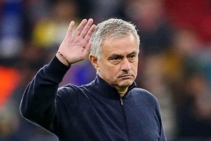 jose_mourinho_dipecat_tottenham_rogoh_kantong_rp305_miliar