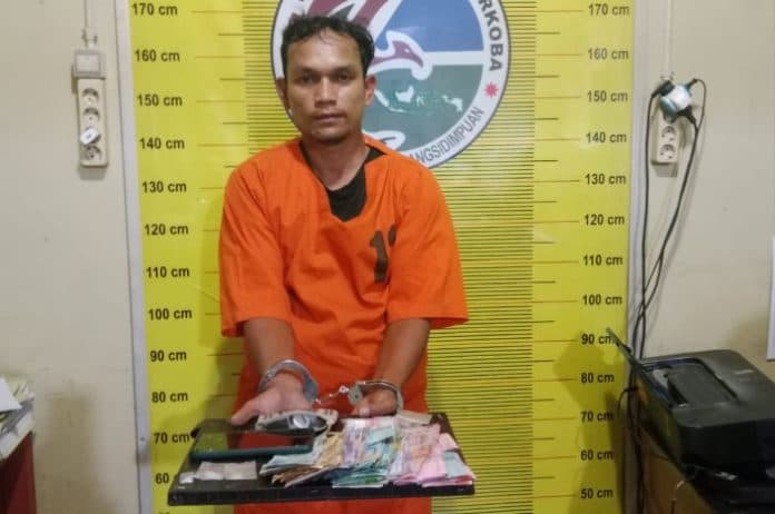 jual_narkoba_ke_polisi_di_sidimpuan_pria_ini_langsung_diborgol