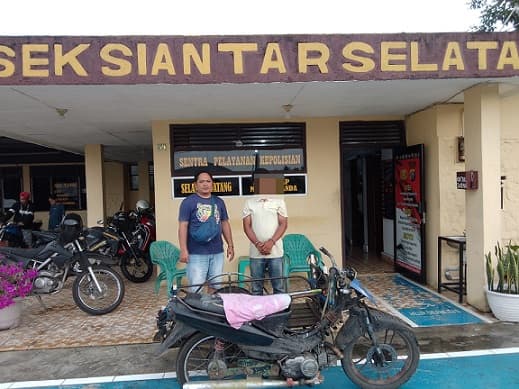 juru_parkir_curi_molen_cor_dari_kantor_lurah