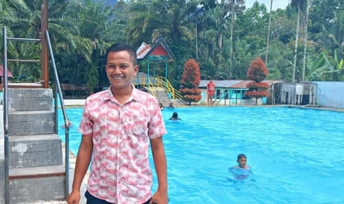 kades_di_dairi_investasi_kolam_renang_berbiaya_miliaran_rupiah