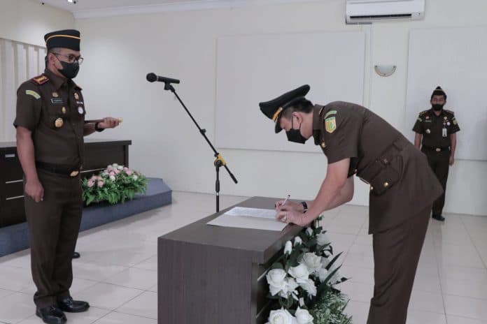 kajari_medan_lantik_faisol_sebagai_kasi_tindak_pidana_umum