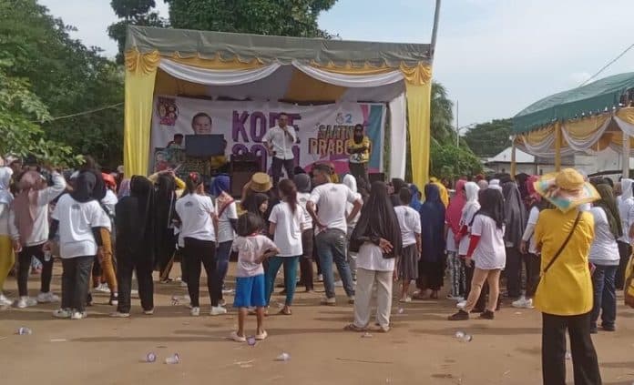 kampanye_simpatisan_golkar_dan_prabowo_gibran_senam_sore