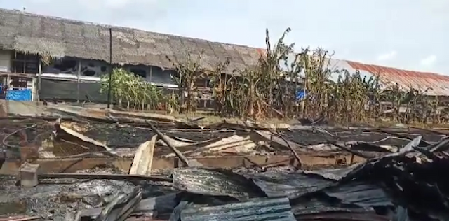kandang_ayam_marolop_di_desa_paya_gambar_hangus_terbakar_5_ribu_ayam_terpanggang