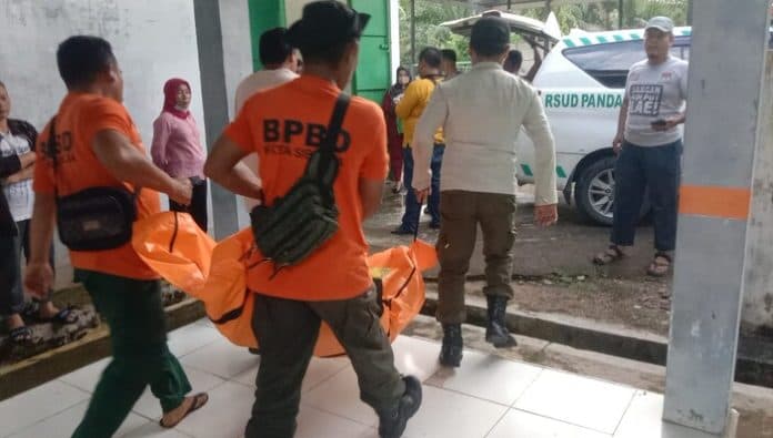 kapal_wisata_terbalik_di_tapteng_over_kapasitas_dan_tanpa_rompi_pelampung