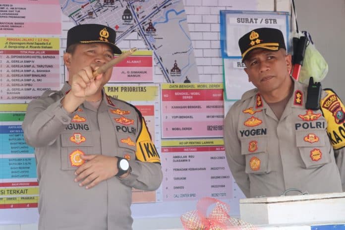 kapolda_sumut_cek_pos_pengamanan_di_jalan_sudirman_siantar