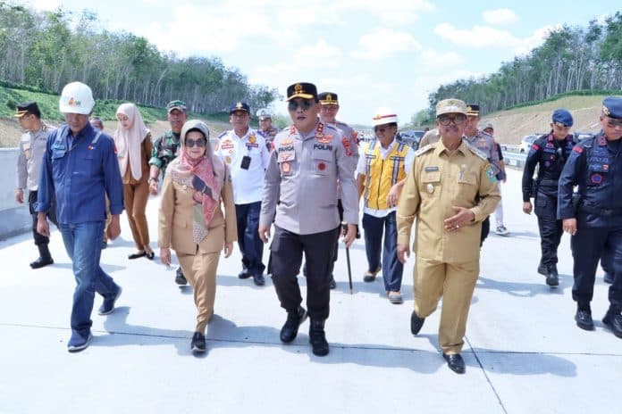 kapoldasu_tinjau_infrastruktur_jalan_tol_sinaksak_dolok_merawan