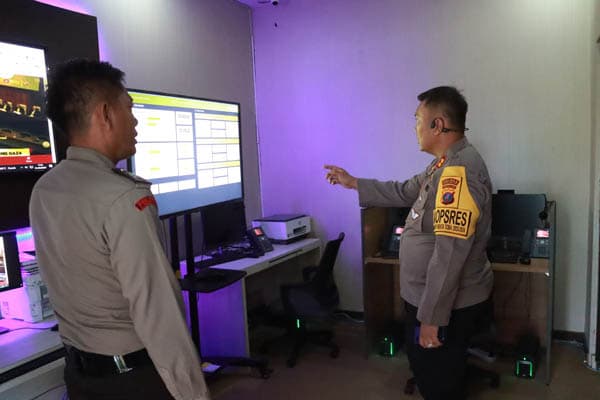 kapolres_choky_sidak_call_center_110_polres_simalungun_begini_katanya
