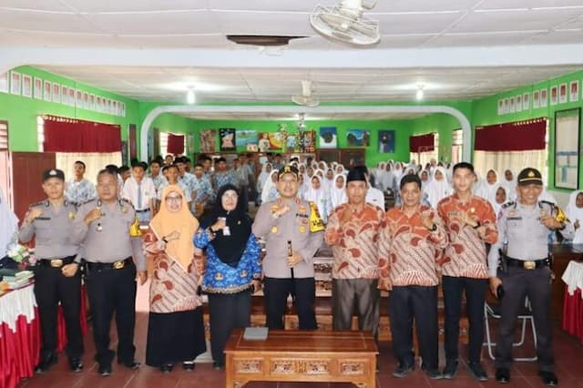 kapolres_padangsidimpuan_ingatkan_pelajar_soal_bahaya_narkoba