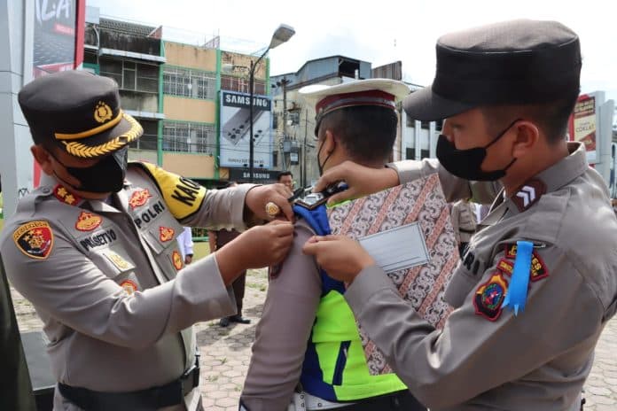 kapolres_padangsidimpuan_pimpin_apel_gelar_pasukan_operasi_zebra_toba_2022