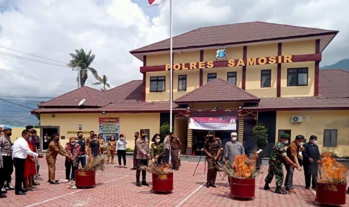 kapolres_samosir_masyarakat_pemberi_informasi_narkoba_akan_diberi_bonus