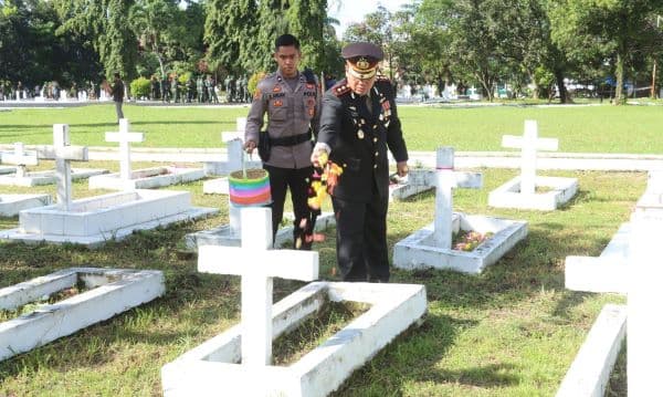 kapolres_simalungun_hadiri_ziarah_nasional_hut_ke_79_tni_di_tmp_nagur