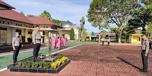 kapolres_simalungun_pimpin_pelepasan_purnabakti_personel